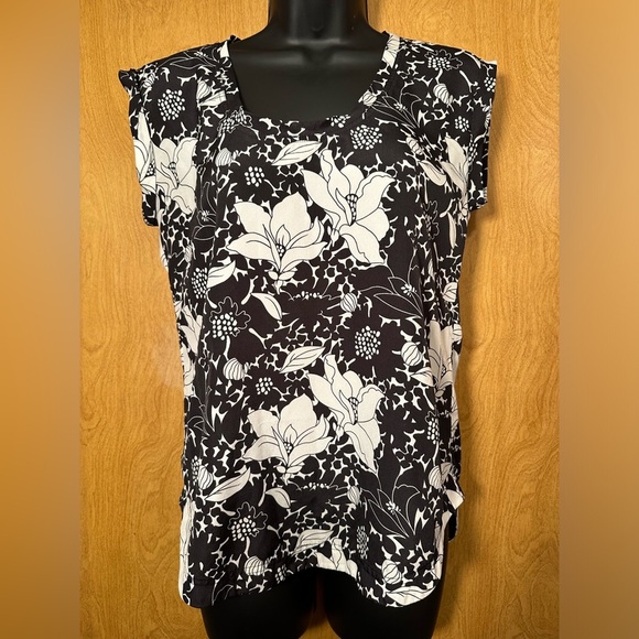 J. Crew black and white floral pull over blouse size 0 - Picture 2 of 7